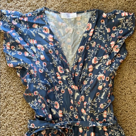 Floral romper with ribbon belt - Picture 2 of 3